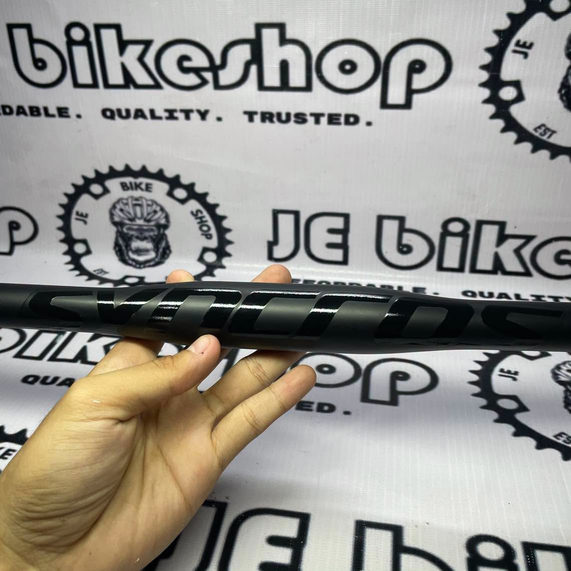 SYNCROS 700MM BLACK CARBON HANDLE BAR