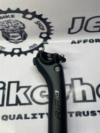 RIRO 30.8 X 400 MM SETBACK CARBON GLOSSY BLACK SEATPOST