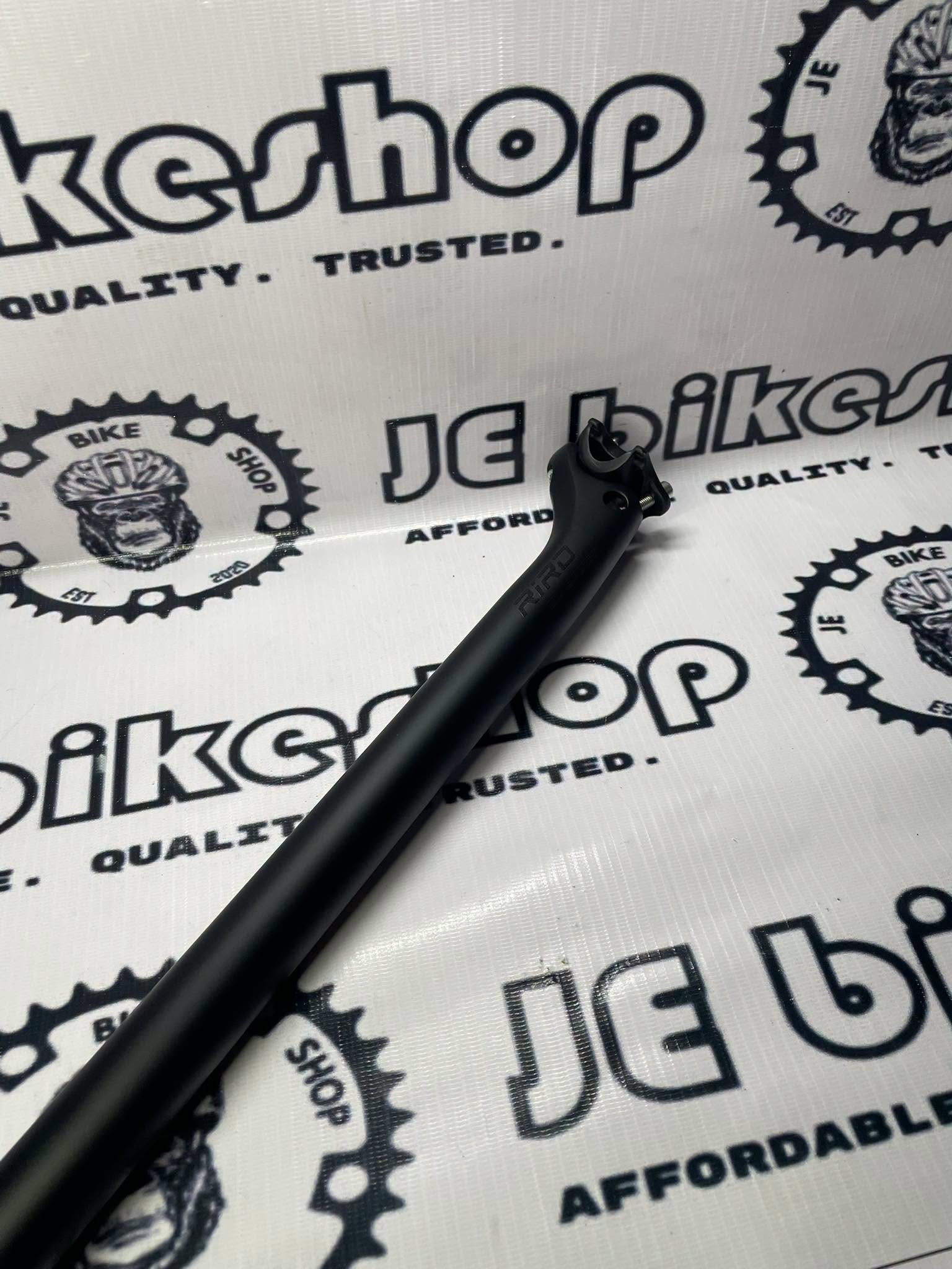 RIRO 30.8 X 400 MM SETBACK CARBON GLOSSY BLACK SEATPOST