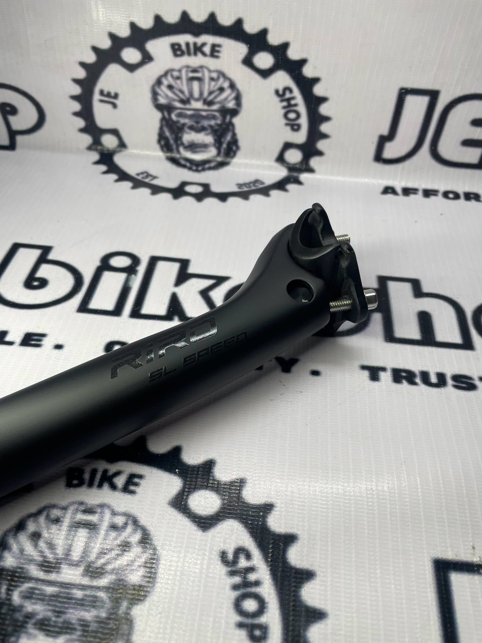 RIRO 30.8 X 400 MM SETBACK CARBON GLOSSY BLACK SEATPOST