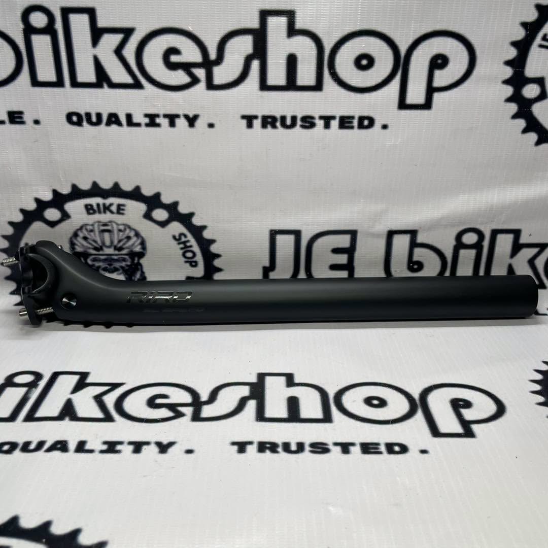 RIRO 31.6 X 350 MM CARBON SETBACK GLOSSY BLACK SEATPOST
