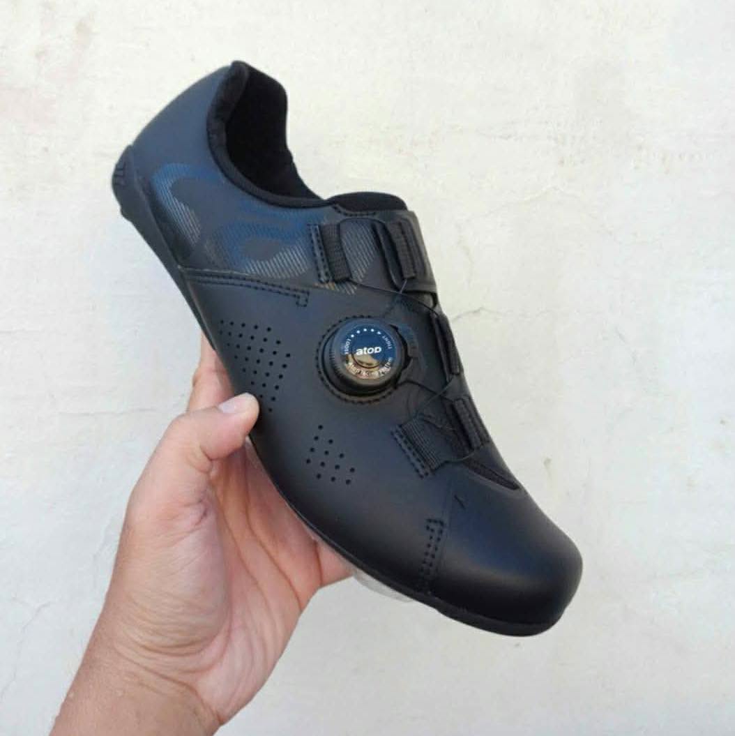 SANTIC BLACK ROAD CLEATS SHOES SIZE 40
