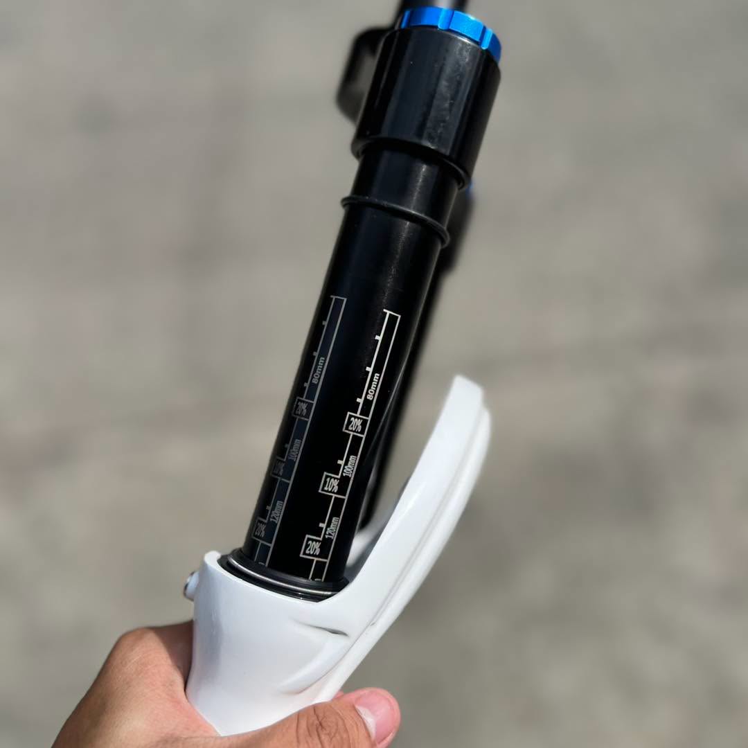 TANKE 32 29ER WHITE NON TAPERED QR AIR FORK 120MM TRAVEL