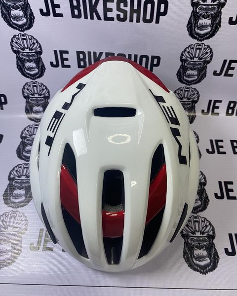 Medium MET Rivale helmet, road and MTB cycling compatible.
