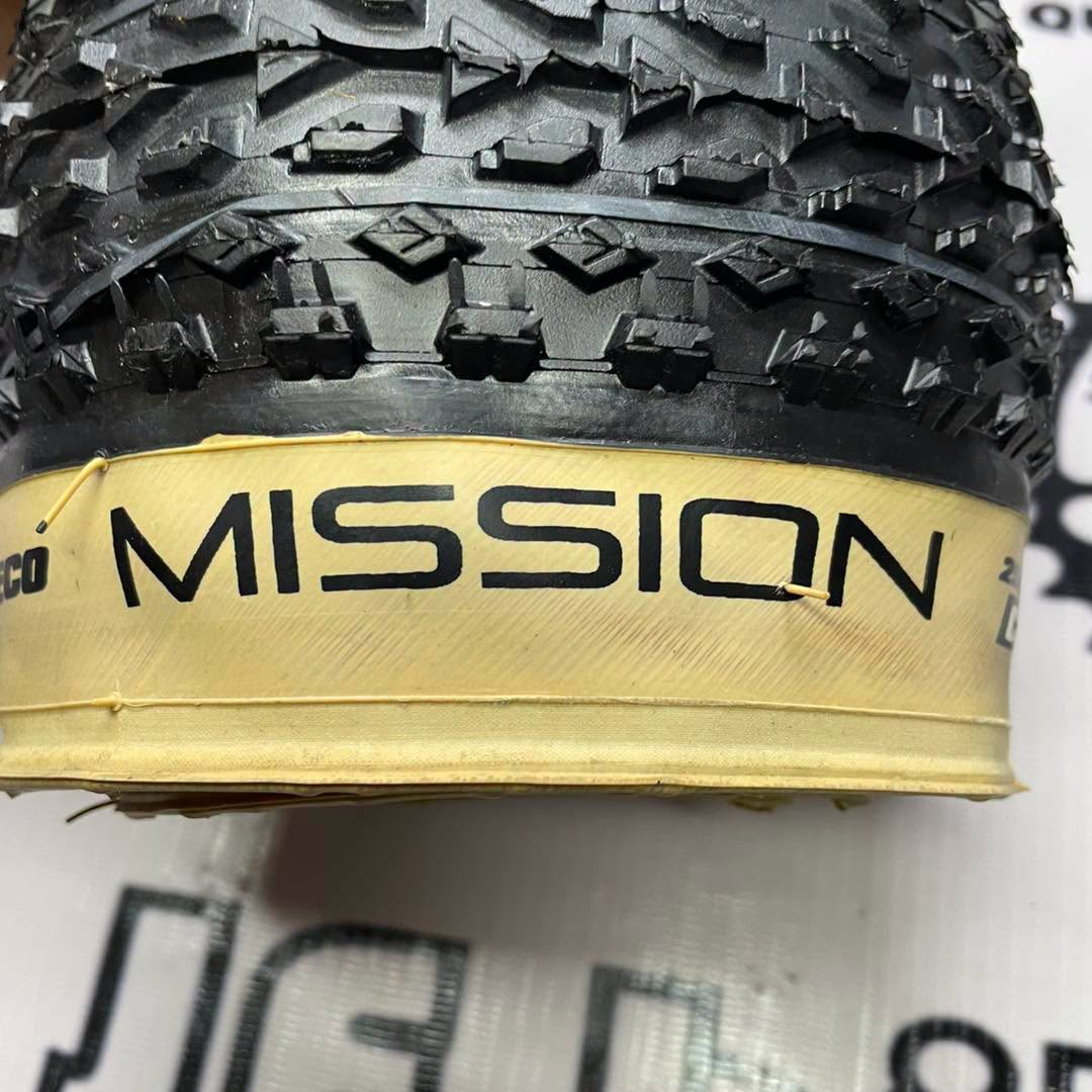 VEE TIRE CO. MISSION 29 X 2.10 TUBELESS READY TIRE