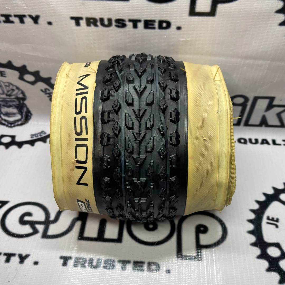 VEE TIRE CO. MISSION 29 X 2.10 TUBELESS READY TIRE