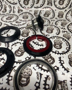 Durable sealed bearing headset, tapered 44–55mm for smooth steering.