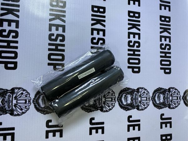 Silicon grips pair for bicycles in black, red, yellow, and green