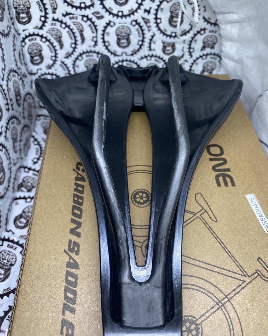 elita one carbon sattelstütze Elita One Lightweight Carbon Saddle – Road & MTB Bike – JE BIKESHOP