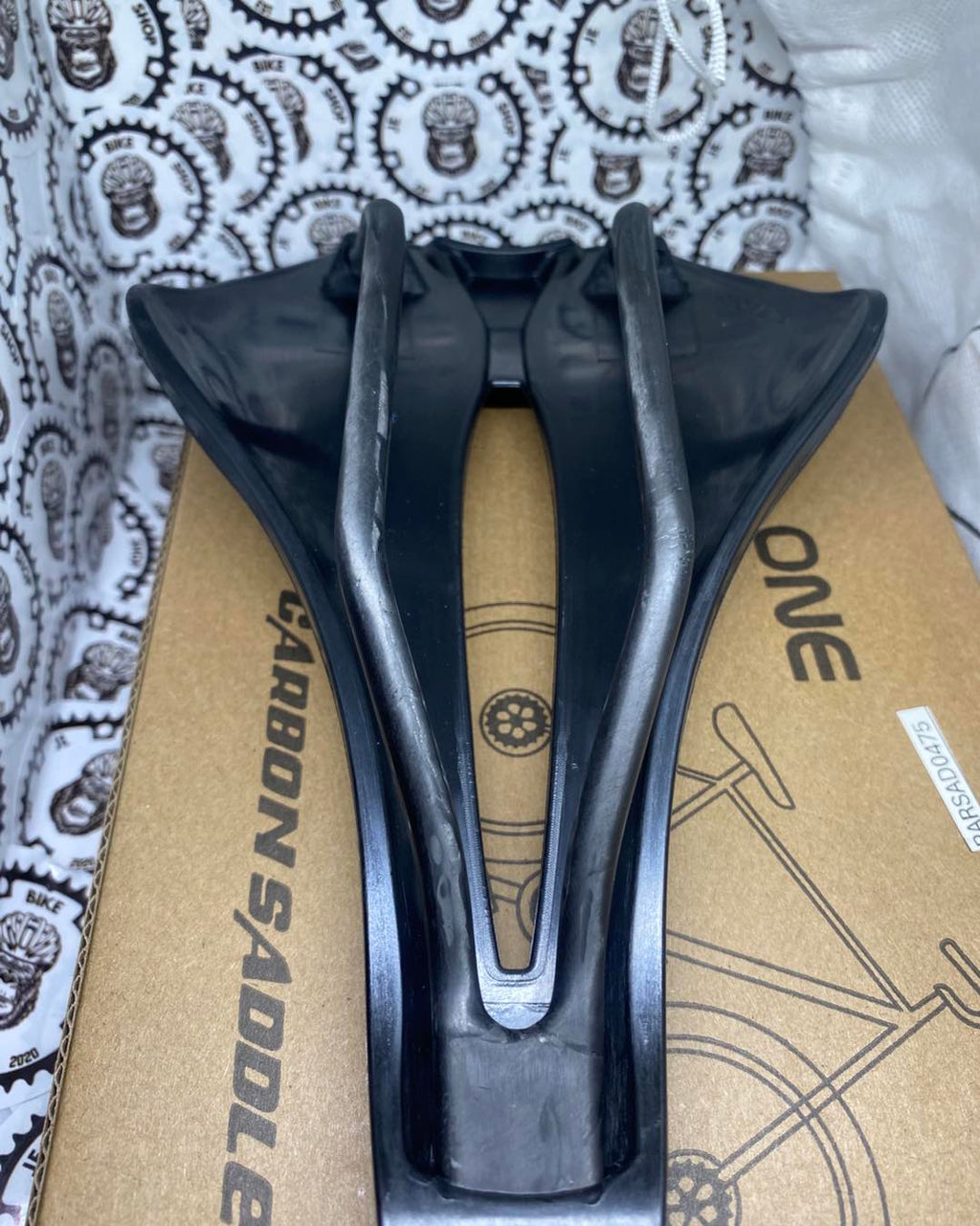 ELITA ONE LIGHT WEIGHT CARBON SADDLE