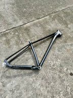 MOUNTAINPEAK NINJA BLACK CHAMELEON 29ER TAPERED QUICK RELEASE LARGE FRAME (FIT SMALLER)