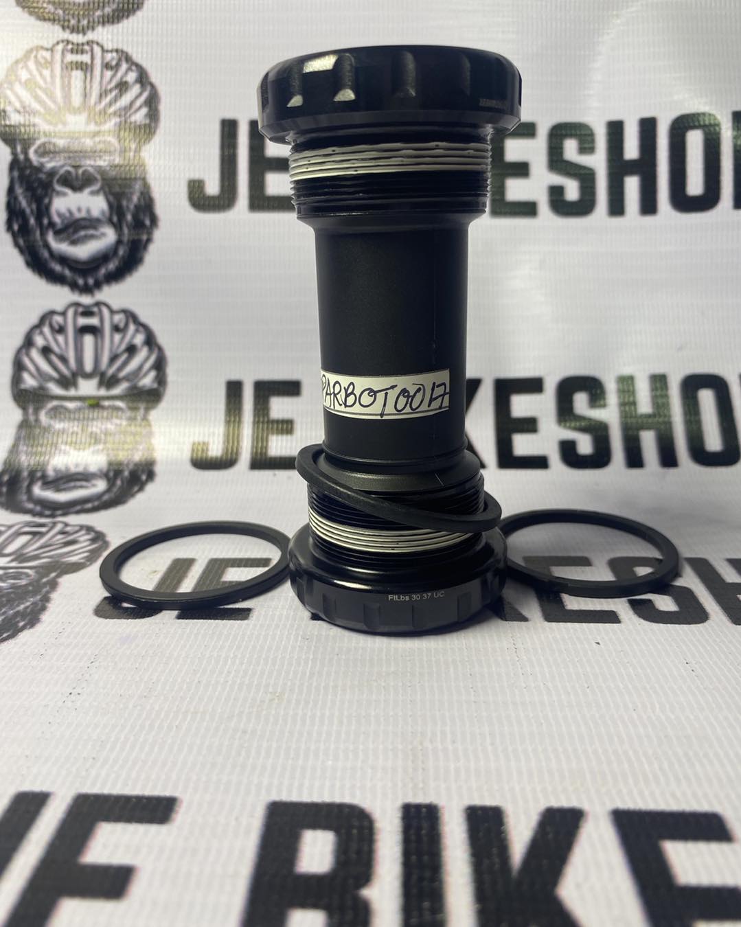 PRO-WHEEL Shimano style Hollow-Tech BB with sealed bearings.