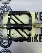 BUCKLOS 1 pair flat pedals for secure and comfortable grip.