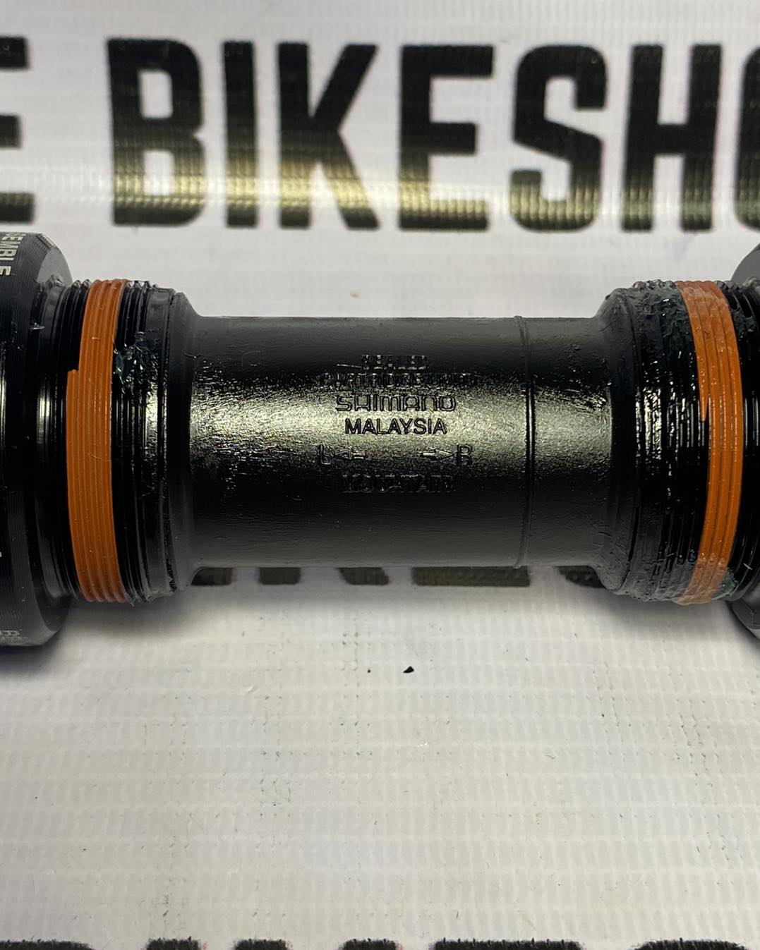 Original Shimano BB-MT501 bottom bracket BC137 thread