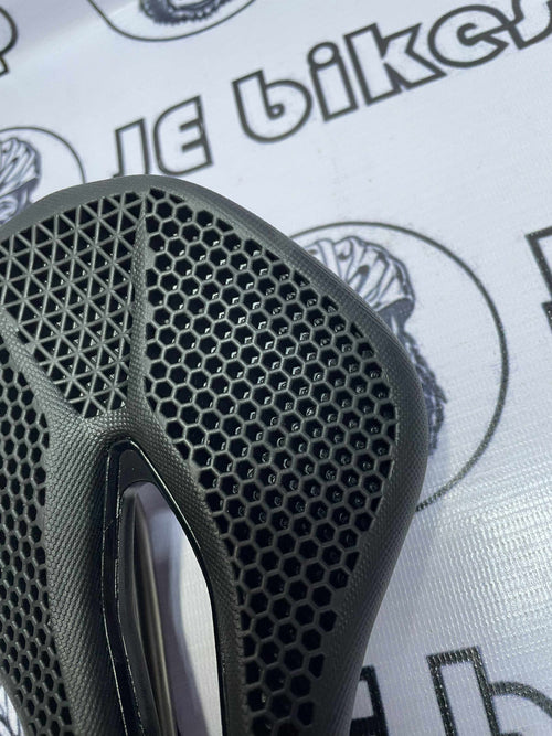 3D PRINTED HONEYCOMB SADDLE