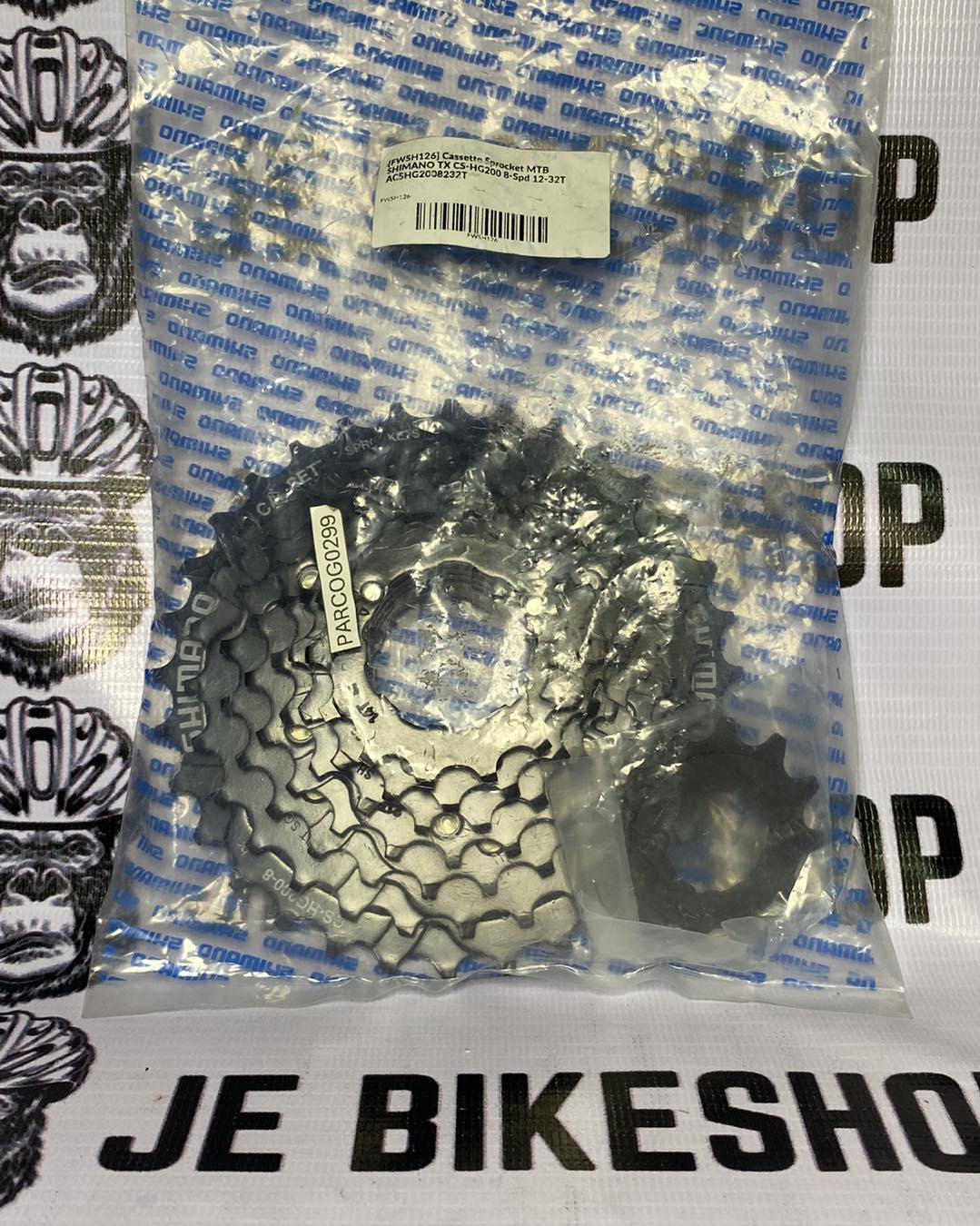 Shimano TX CS-HG200 8-speed 12-32T Hyperglide cassette for bikes