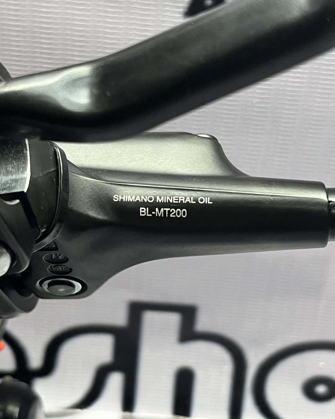 SHIMANO MT200 HYDRAULIC BRAKE DETACHED LEVER ( EXTERNAL CABLING ) BRAKE SET