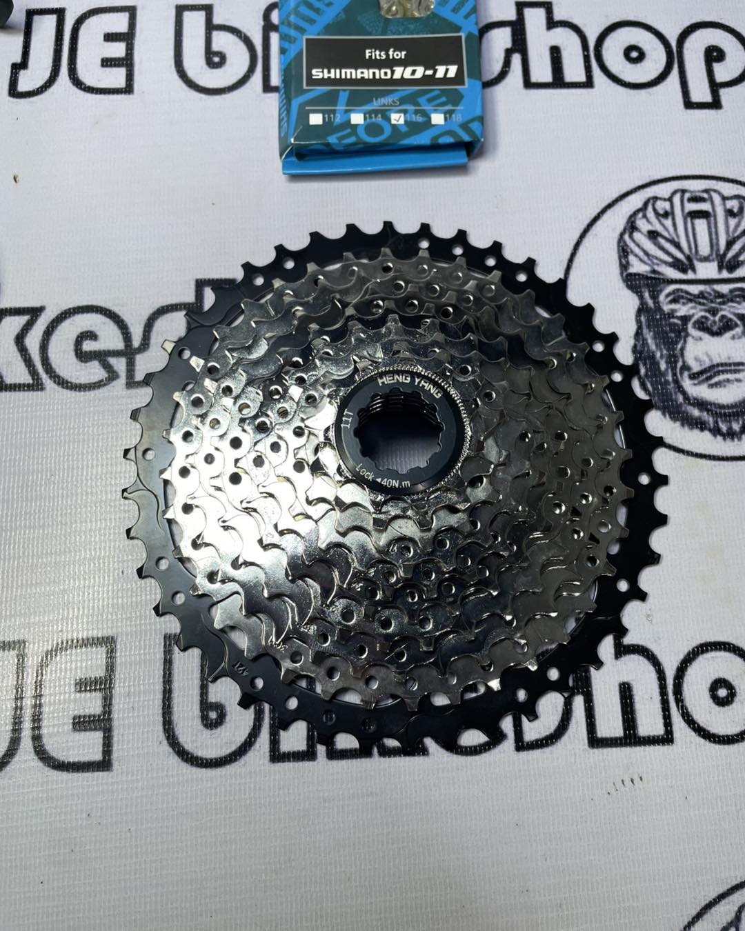 SHIMANO DEORE 10 - 11 S M5120 RD AND M4100 SHIFTER, SHIMANO 10 - 11 S CHAIN WITH 11 - 42 T HENGYANG COGS