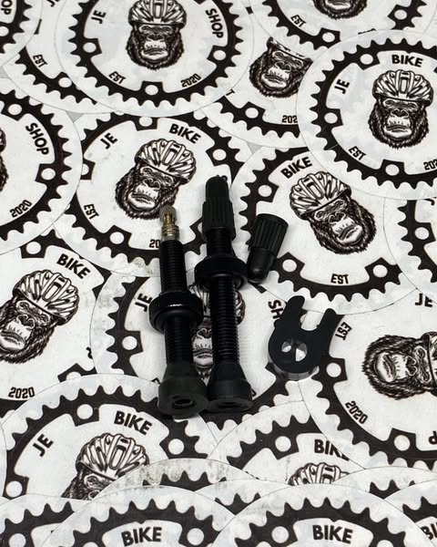 Tubeless Presta valve with removable core for bike rims