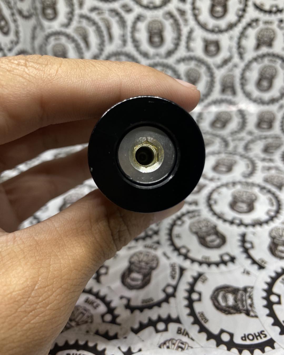 Deemount internal headset expander for MTB and road bikes.