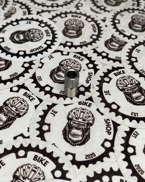 Single hydraulic screw bolt for bike hydraulic brake setups.