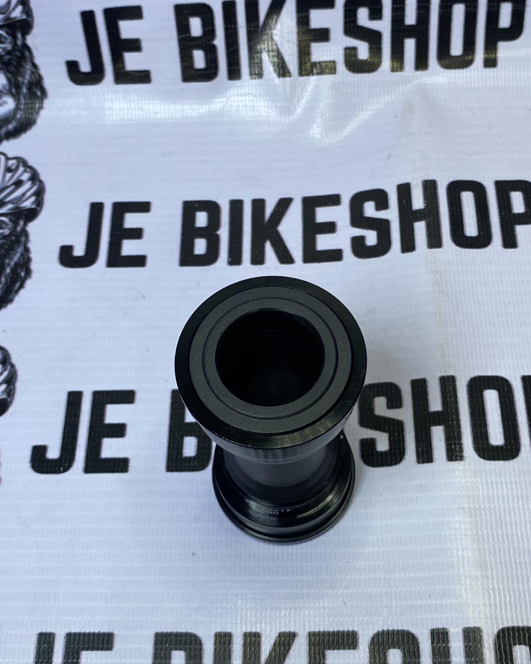 Goldix Press-Fit BB92 smooth sealed bearing system