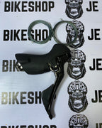 Shimano R7000 105 STI ergonomic 2x11 speed shifters.