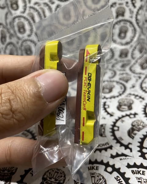 OG Evkin removable carbon rim brake shoe pads.