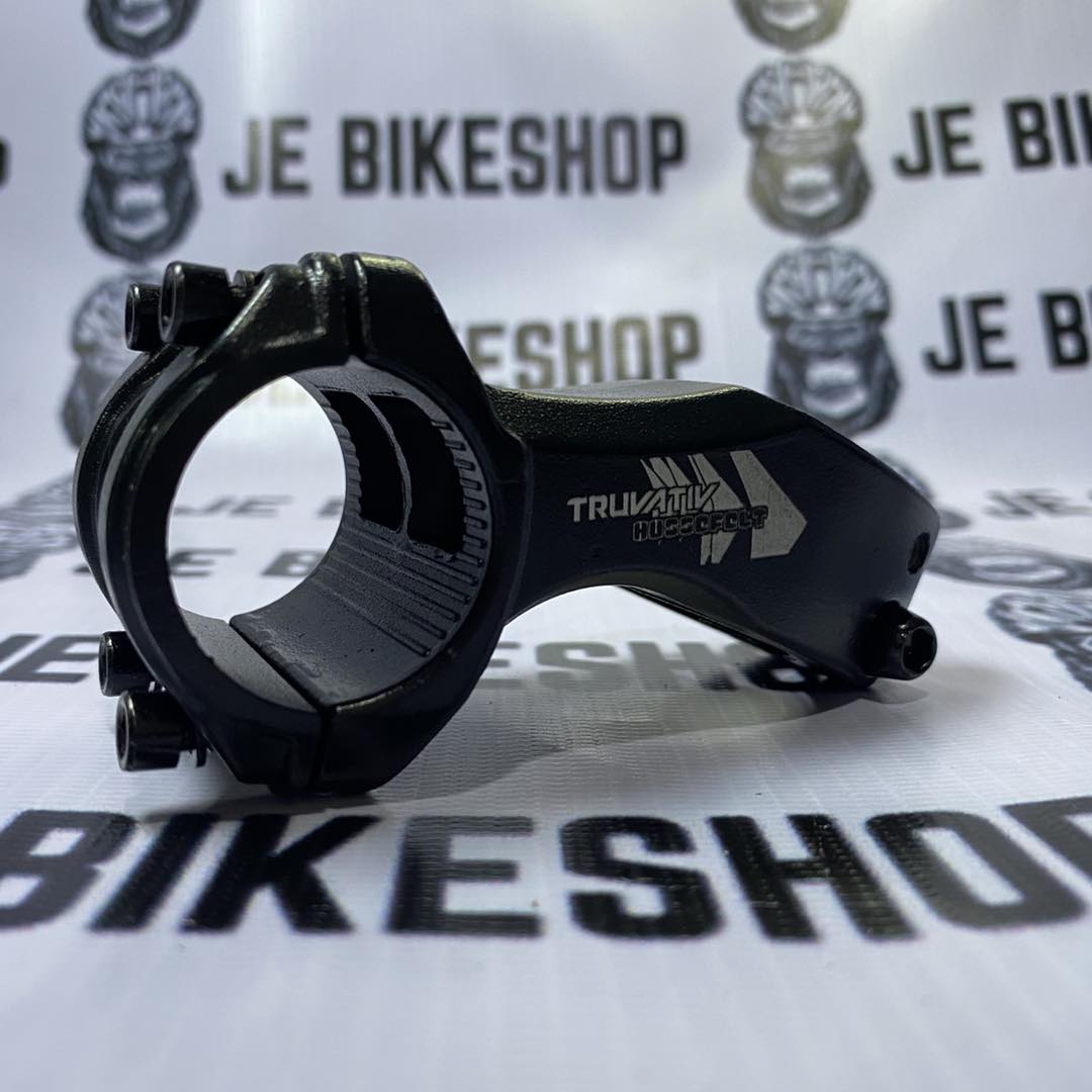 Truvativ Hussefelt aluminum slammed stem 70mm, 17-degree sweep.