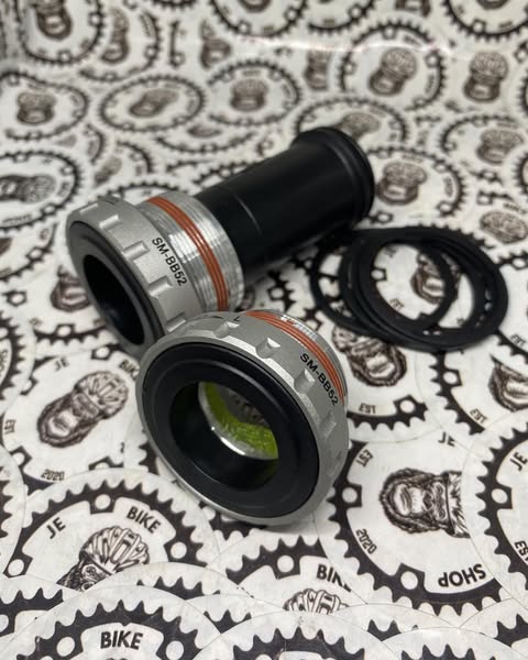Durable Shimano Hollowtech BB52 bottom bracket.