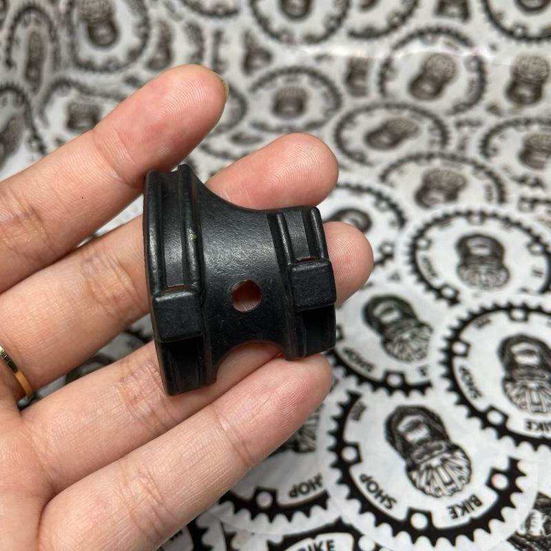 Tunnel guide tool for brake and shifter cable installation