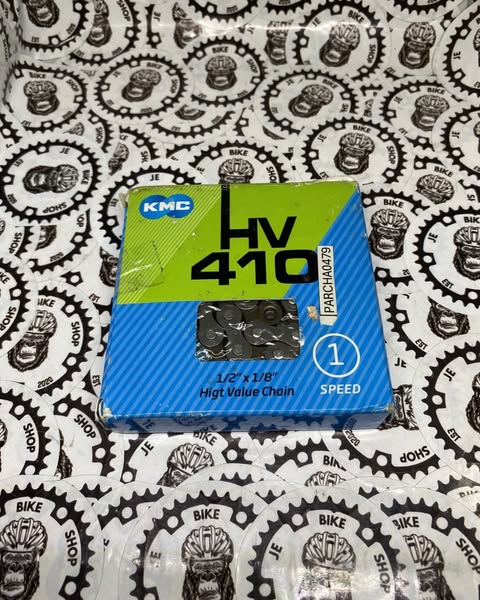 KMC HV410 single-speed bike chain durable design