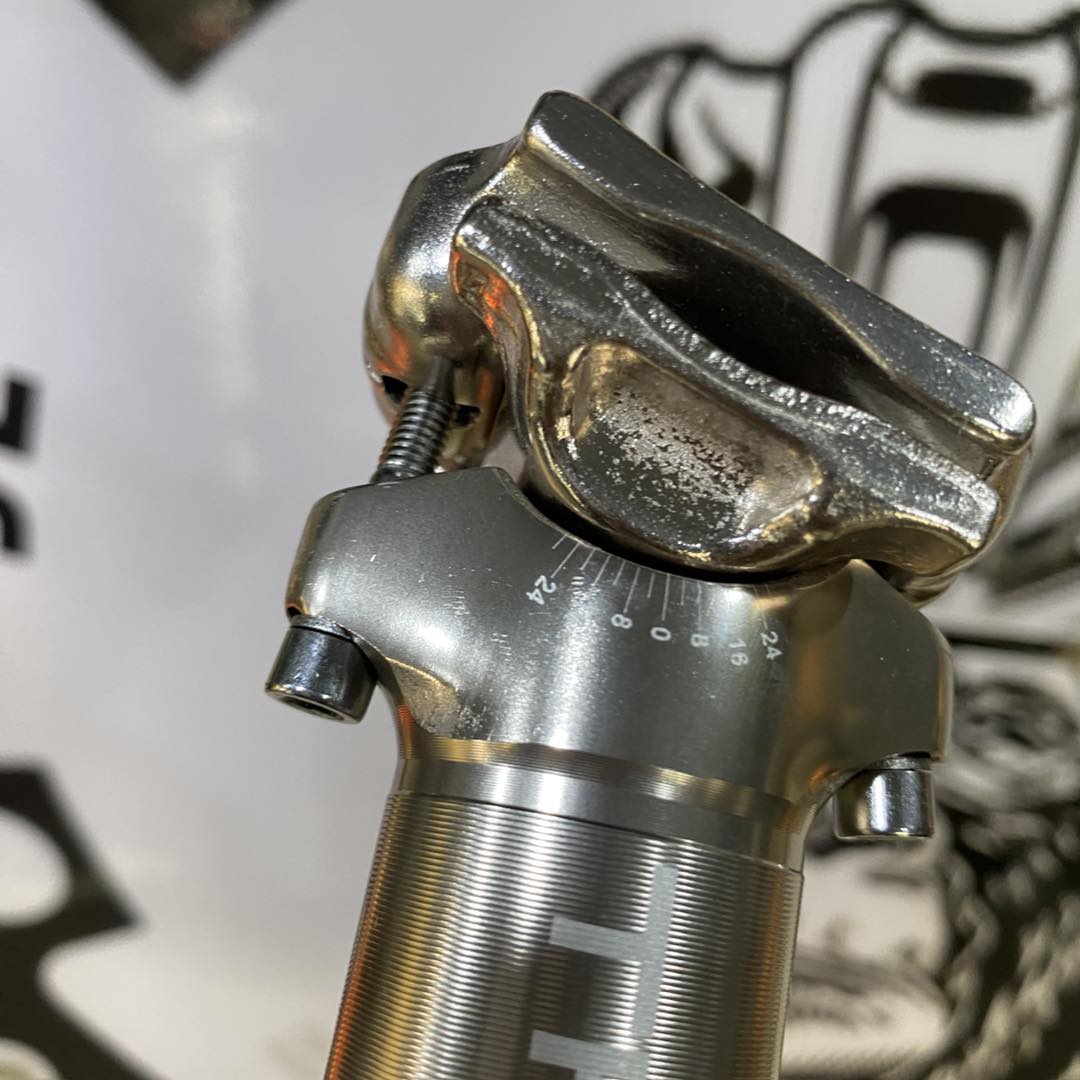 400mm Thomson Elite seatpost for performance mountain biking