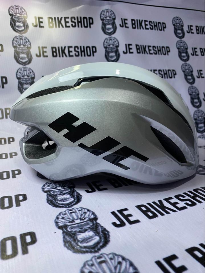 HJC Valeco helmet medium size in silver white, perfect for bike upgrades