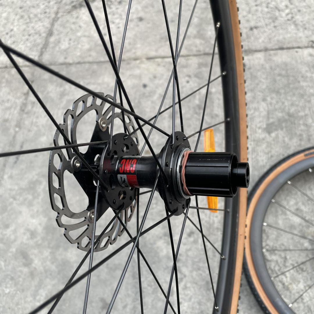 BRAND NEW RETROSPEC GRAVEL WHEELSET INNOVA TIRE, FLOATING ROTOR 140mm REAR, 160MM FRONT 6 PAWLS 1 TEETH