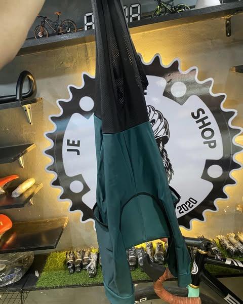 XS Santic bib short with 20D padding and Powerband support