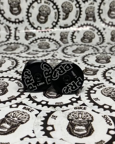 Shimano Pro bar end compatible with straight and drop handlebars.