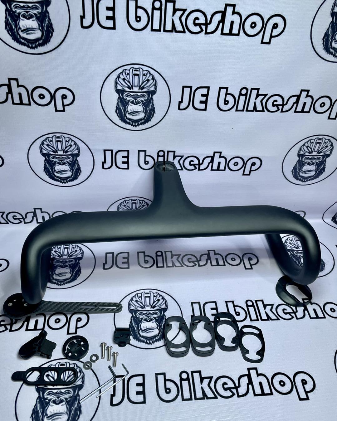 KOCEVLO carbon integrated bar and stem, plain black, aerodynamic.
