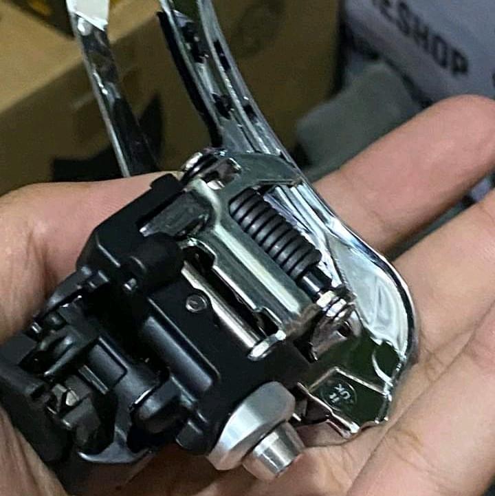 Road bike front derailleur Shimano 105 FD-R7000-F, low band with FD adapter.