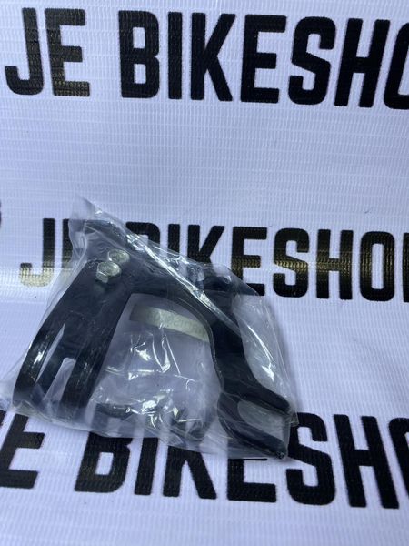 Disc brake mount adapter for mountain and road bike compatibility