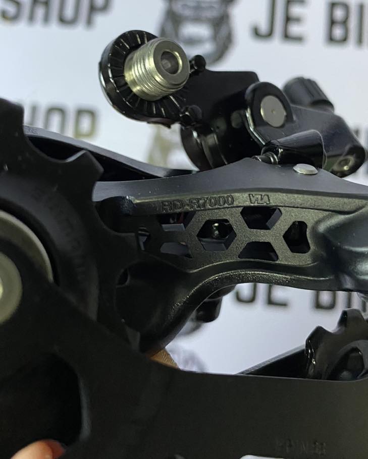 Shimano 105 11 speed RD Japan made bicycle component