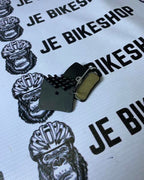 Big brake pad with heat-dissipating cooling fin for MTB