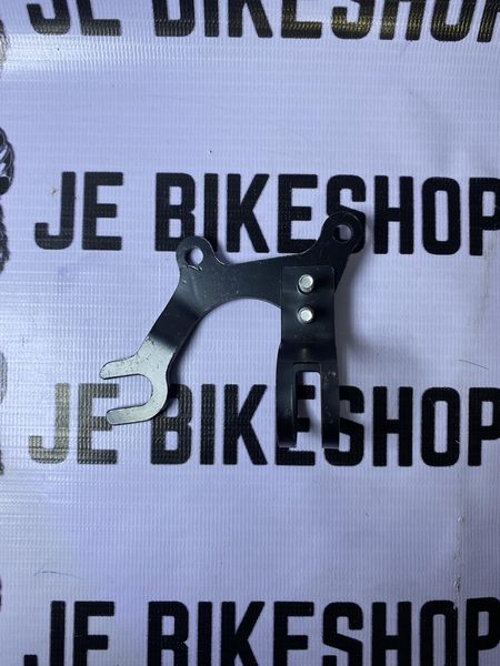 Disc brake mounting converter for MTB and road bikes