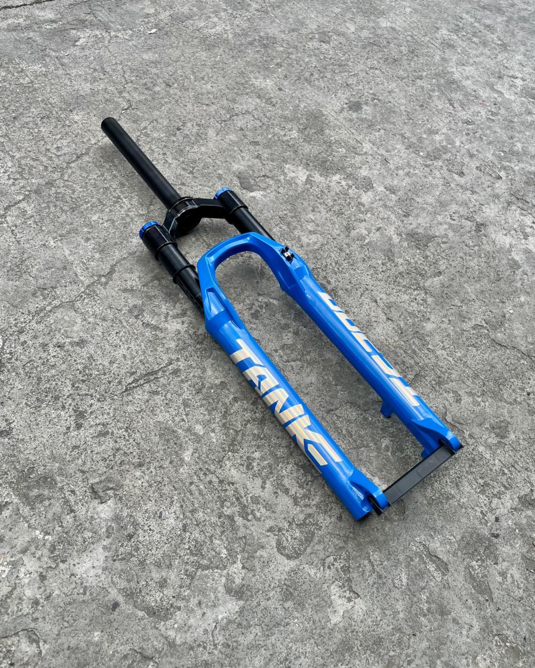 Durable Tanke air suspension fork 27.5/29-inch non-tapered MTB