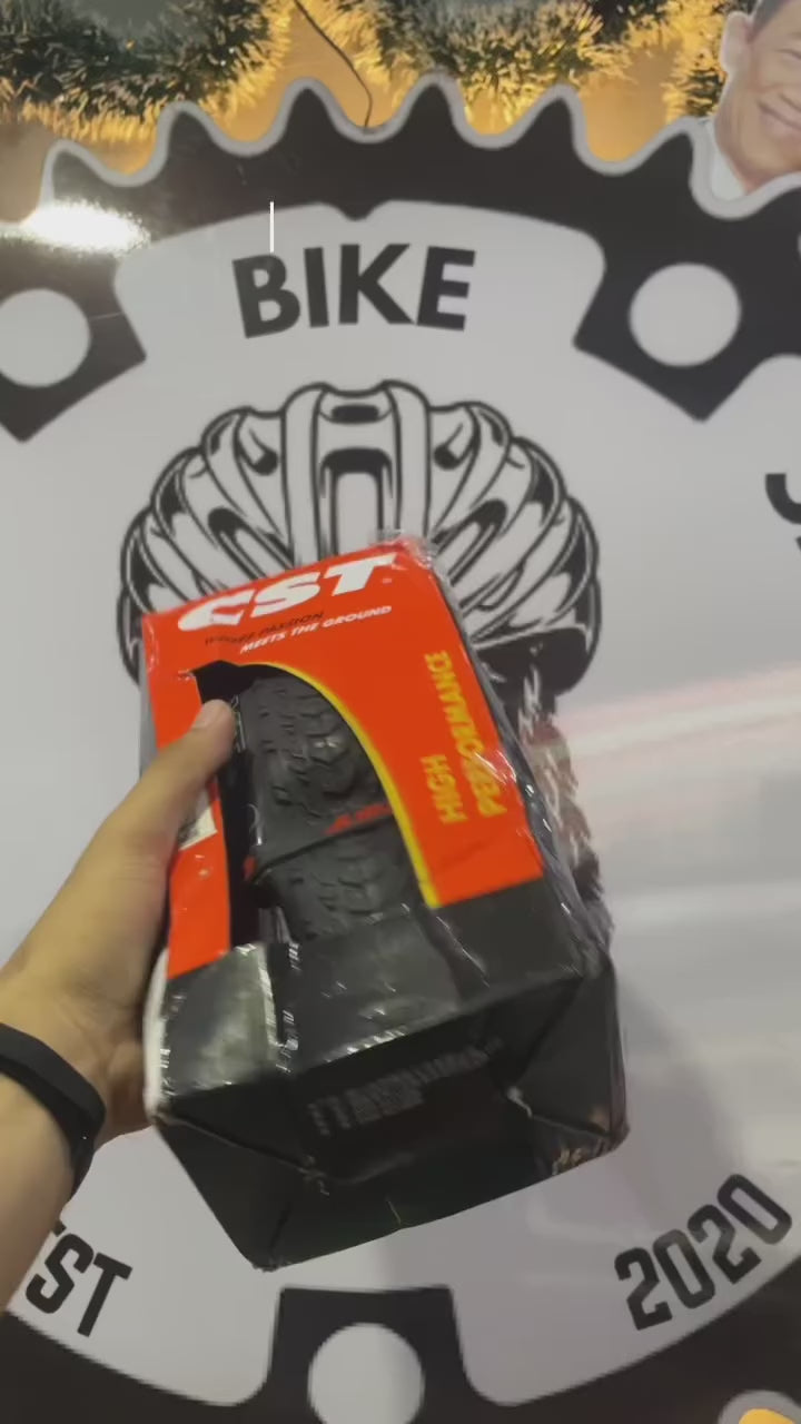 CST FOXTRAIL 29 X 1.95 ULTRALIGHT FAST ROLLING TIRE