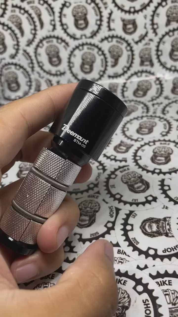 DEEMOUNT EXPANDER TYPE INTERNAL STEERER TUBE EXTENDER