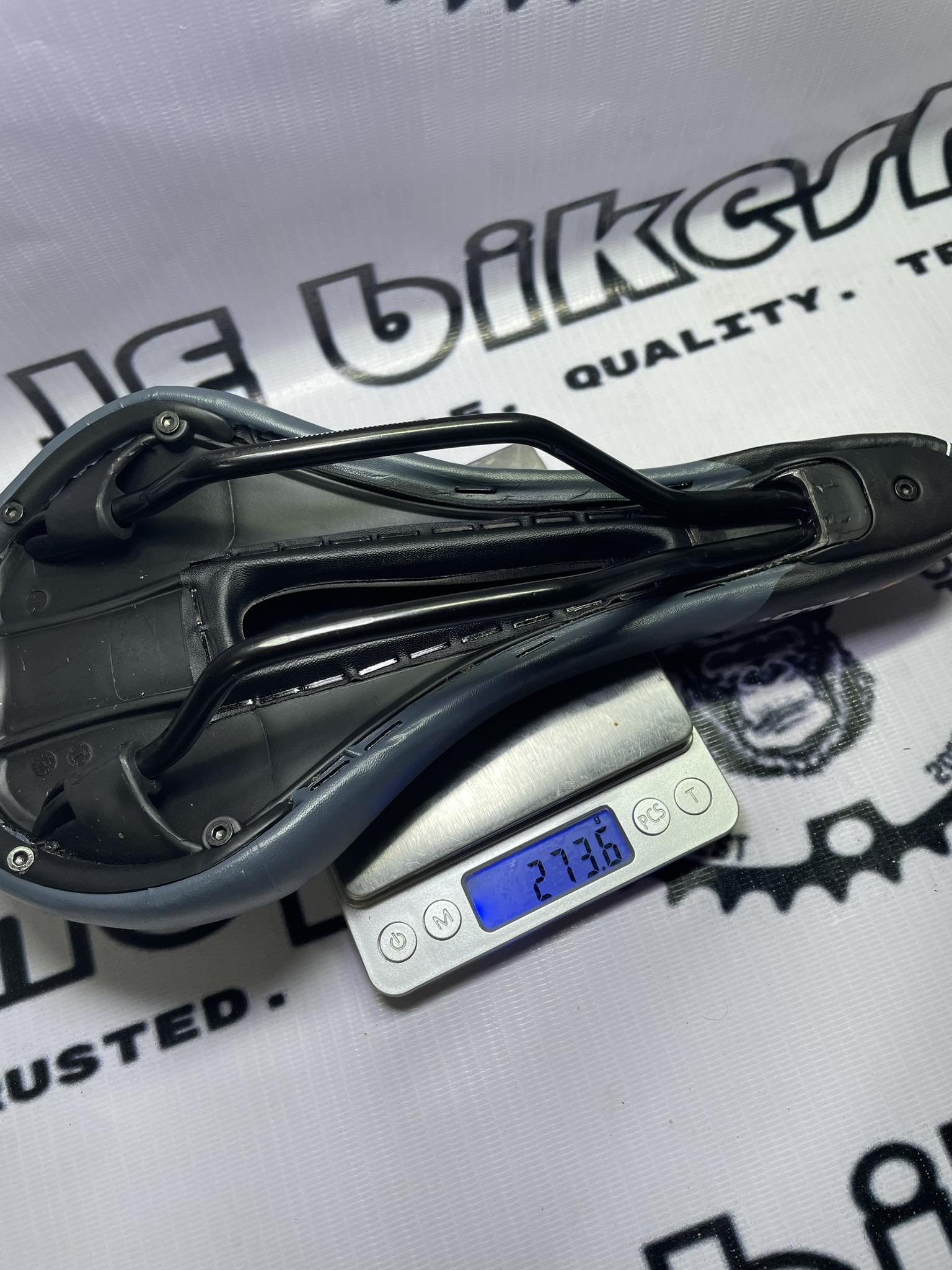 VELO SPEED FLEX WIDE PLUSH A PHILO SOPHY OF COMFORT SADDLE